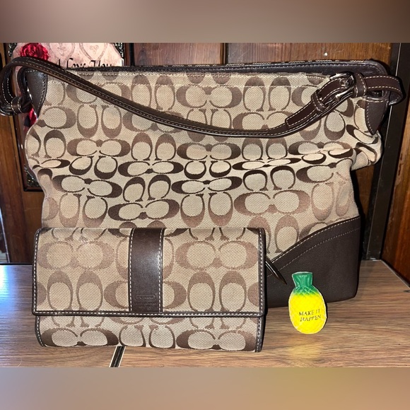 Coach Handbags - Coach EUC Park Signature Hobo bag and matching wallet
